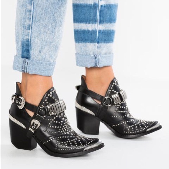 Jeffrey Campbell Calhoun Bootie size